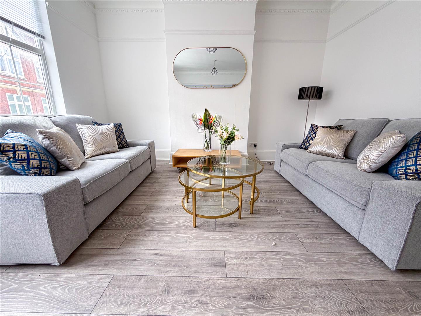 4 bed property in Strutton Ground, London